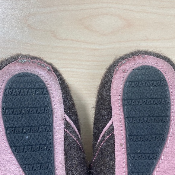 Acorn Brown and Pink Women's Wool Mary Jane Mule Slippers - Picture 8 of 8